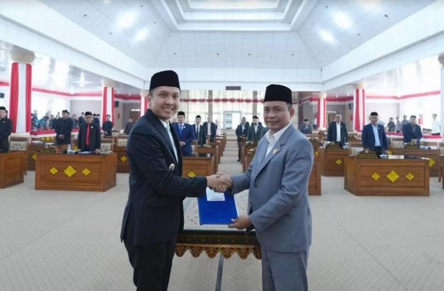 Sampaikan Pendapat Akhir, Bupati Panca Hadiri Rapat Paripurna XXIX DPRD Ogan Ilir