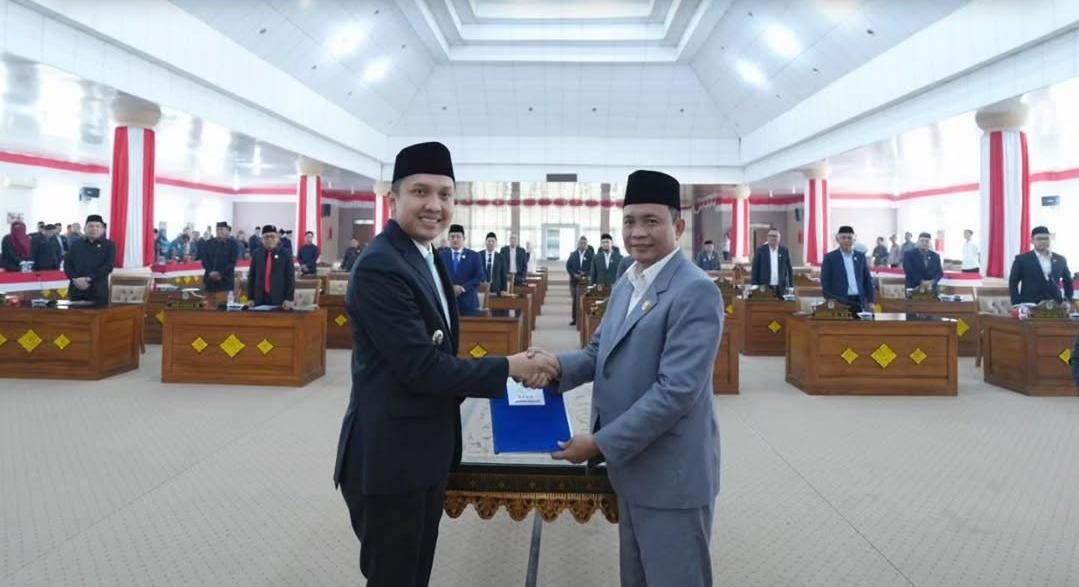 Sampaikan Pendapat Akhir, Bupati Panca Hadiri Rapat Paripurna XXIX DPRD Ogan Ilir